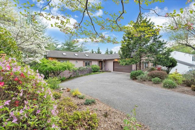 2606 Oak Hill LN, Roanoke, VA 24015