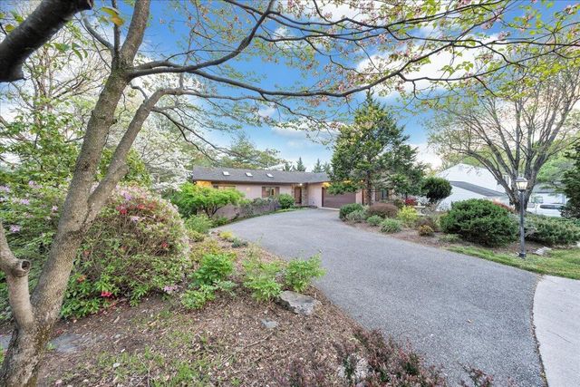 2606 Oak Hill LN, Roanoke, VA 24015