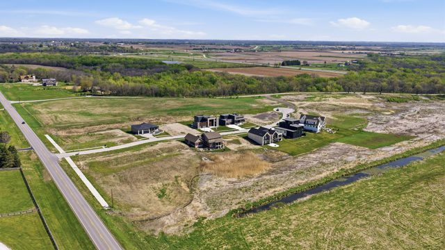 11865 Meadow Springs Drive, Johnston, IA 50131