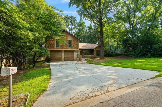 340 WINDSOR Walk, Conyers, GA 30094