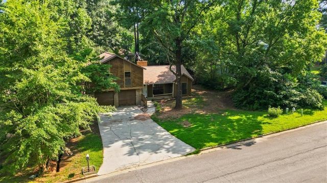 340 WINDSOR Walk, Conyers, GA 30094