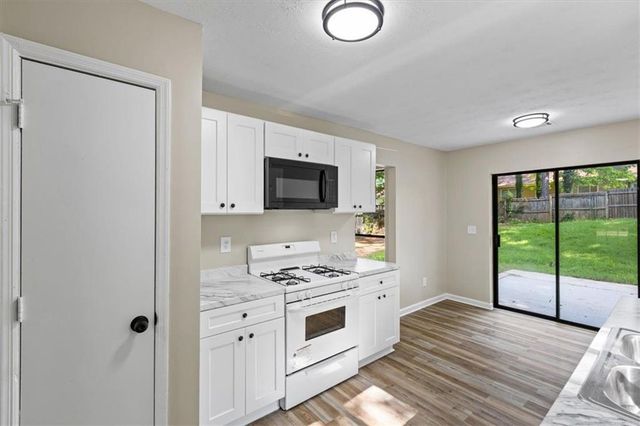 340 WINDSOR Walk, Conyers, GA 30094