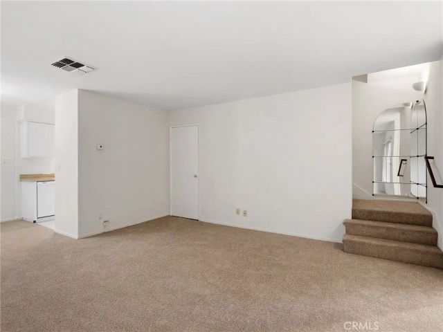 11138 Aqua Vista Street 18, Studio City, CA 91602