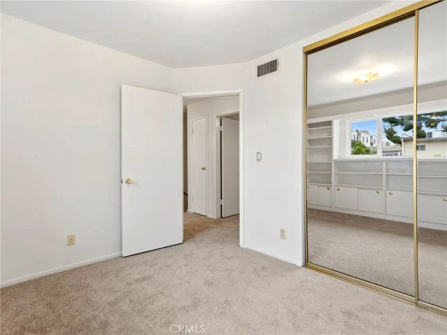 11138 Aqua Vista Street 18, Studio City, CA 91602
