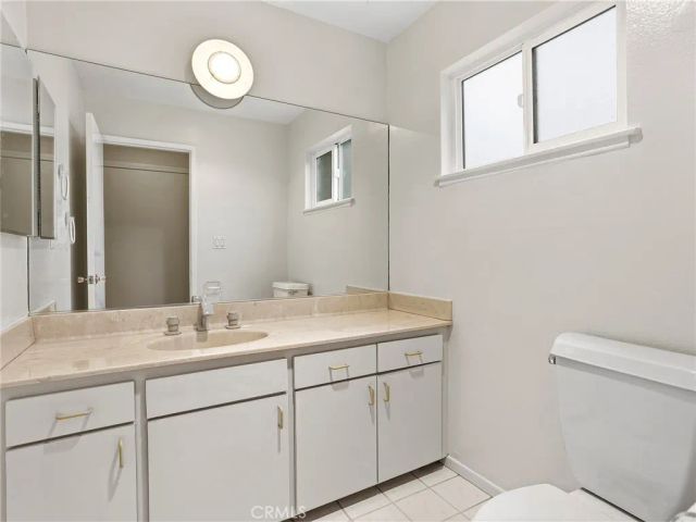11138 Aqua Vista Street 18, Studio City, CA 91602