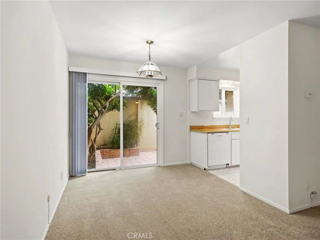 11138 Aqua Vista Street 18, Studio City, CA 91602
