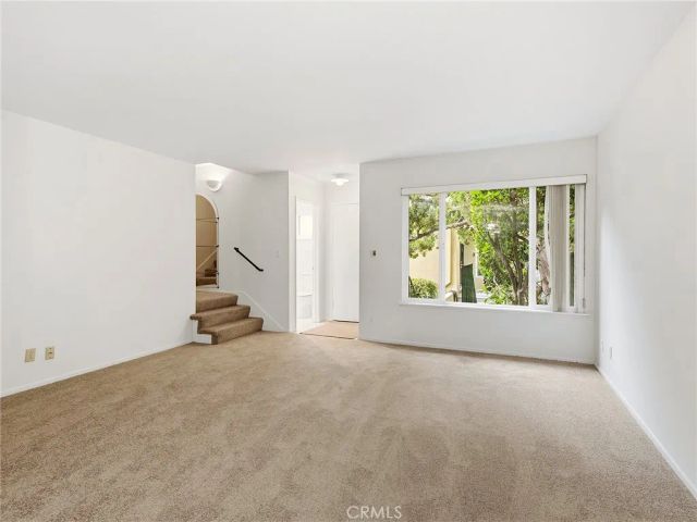 11138 Aqua Vista Street 18, Studio City, CA 91602