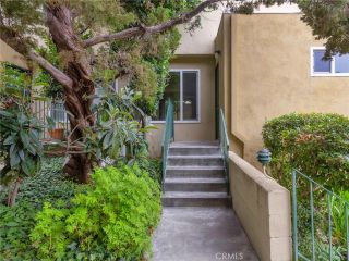 11138 Aqua Vista Street 18, Studio City, CA 91602