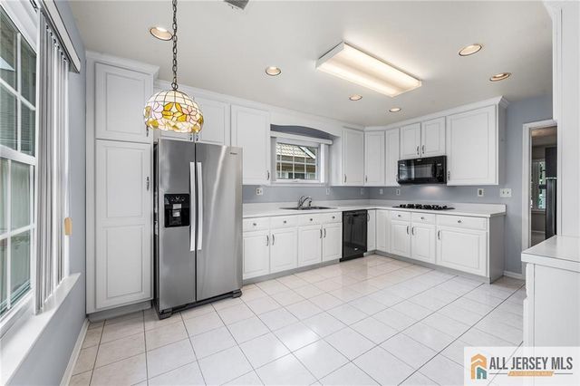 281 Mockingbird Drive, Monroe, NJ 08831