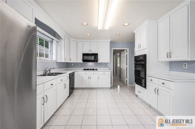 281 Mockingbird Drive, Monroe, NJ 08831