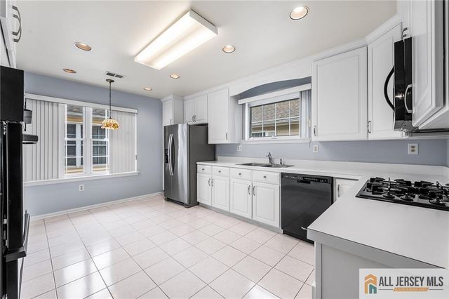 281 Mockingbird Drive, Monroe, NJ 08831