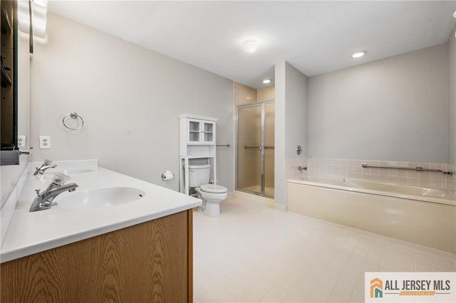 281 Mockingbird Drive, Monroe, NJ 08831
