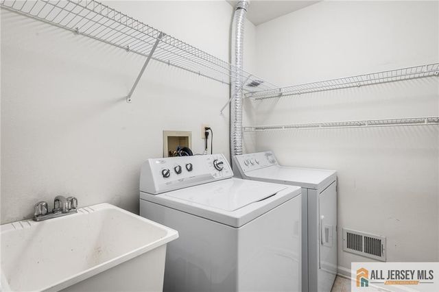 281 Mockingbird Drive, Monroe, NJ 08831