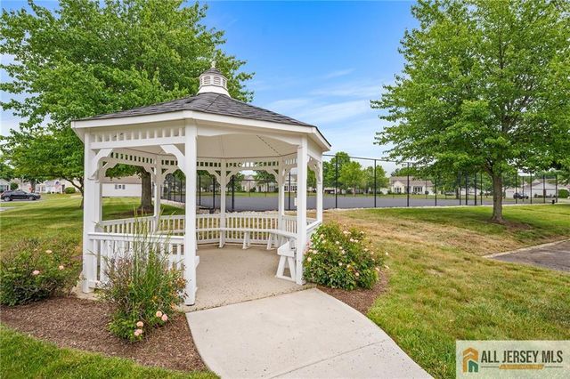 281 Mockingbird Drive, Monroe, NJ 08831