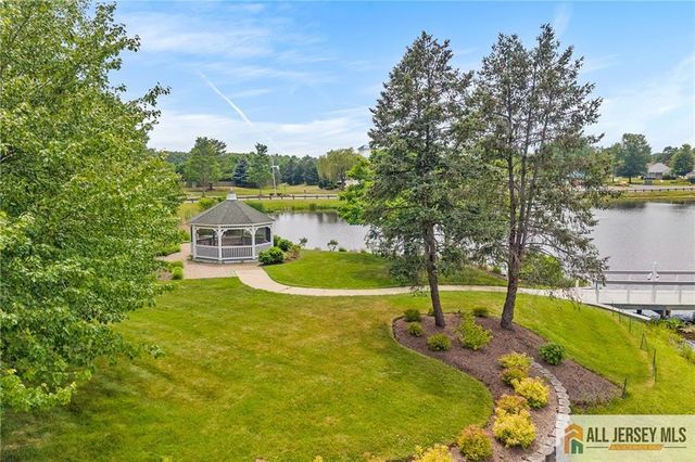 281 Mockingbird Drive, Monroe, NJ 08831