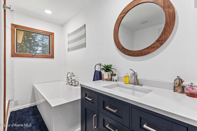 13874 N Idaho RD, Rathdrum, ID 83858