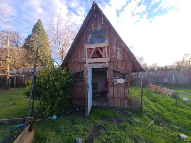23975 Eberle St, Covelo, CA 95428