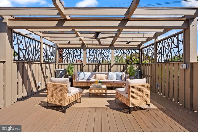 324 E STREET NE, Washington, DC 20002