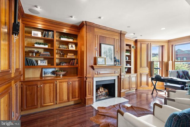 324 E STREET NE, Washington, DC 20002