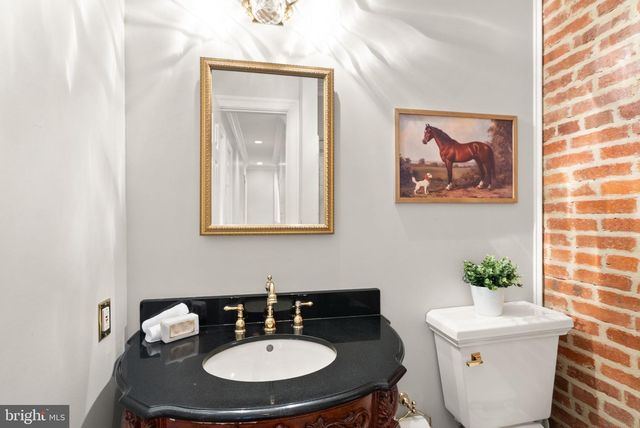 324 E STREET NE, Washington, DC 20002