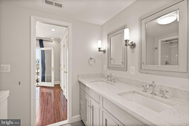 324 E STREET NE, Washington, DC 20002
