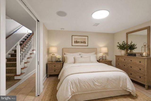 324 E STREET NE, Washington, DC 20002