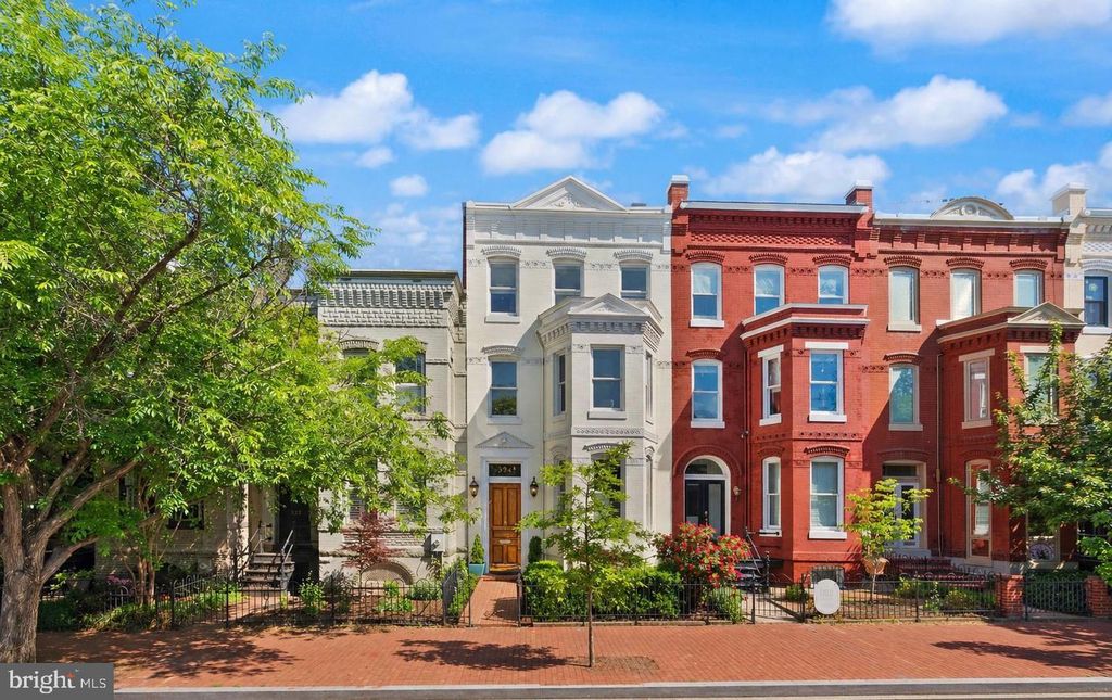 324 E STREET NE, Washington, DC 20002