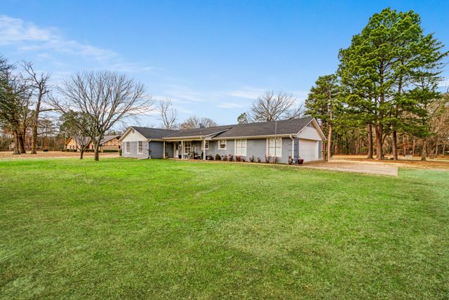 50 County Road 35930, Powderly, TX 75473