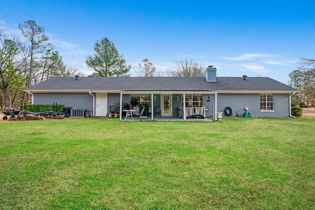 50 County Road 35930, Powderly, TX 75473