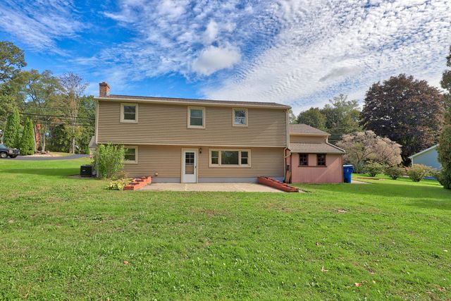 1114 Fienemann Road, Farmington, CT 06032