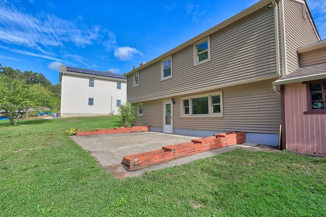 1114 Fienemann Road, Farmington, CT 06032