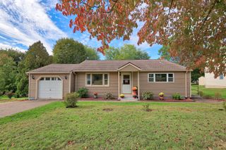 1114 Fienemann Road, Farmington, CT 06032