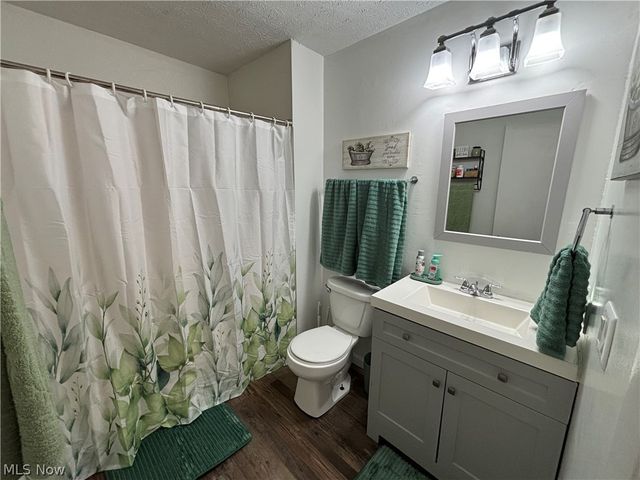 942 Caddo Avenue, Akron, OH 44305