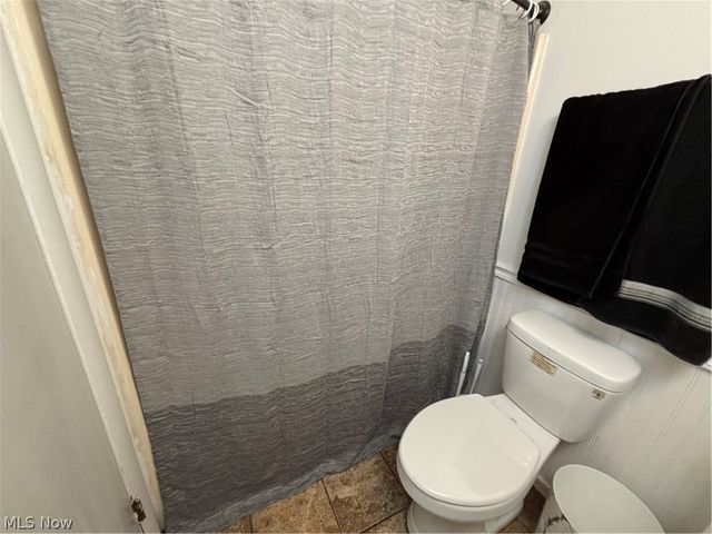 942 Caddo Avenue, Akron, OH 44305