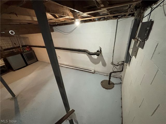 942 Caddo Avenue, Akron, OH 44305