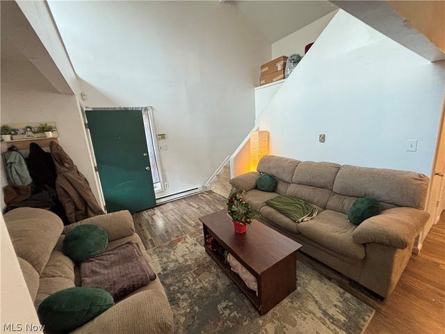 942 Caddo Avenue, Akron, OH 44305