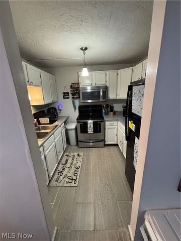 942 Caddo Avenue, Akron, OH 44305