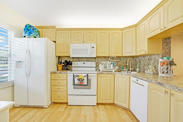 3714 Savoy Lane C, West Palm Beach, FL 33417