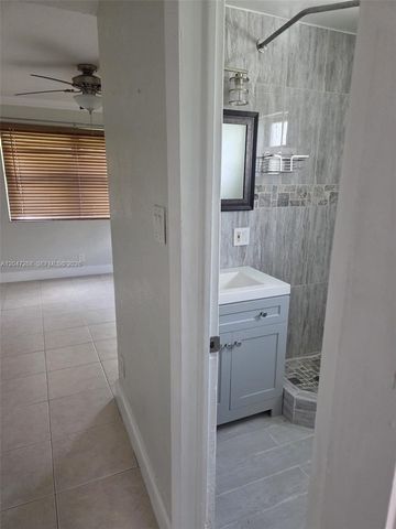 6118 Royal Palm Blvd, Margate, FL 33063