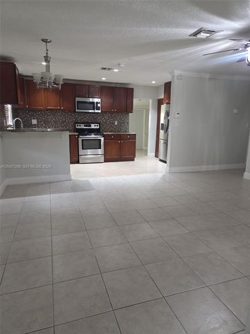 6118 Royal Palm Blvd, Margate, FL 33063