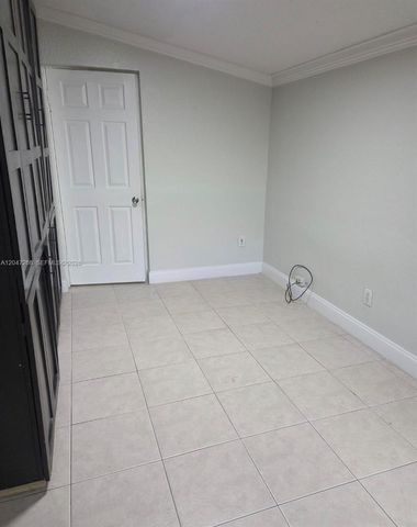 6118 Royal Palm Blvd, Margate, FL 33063