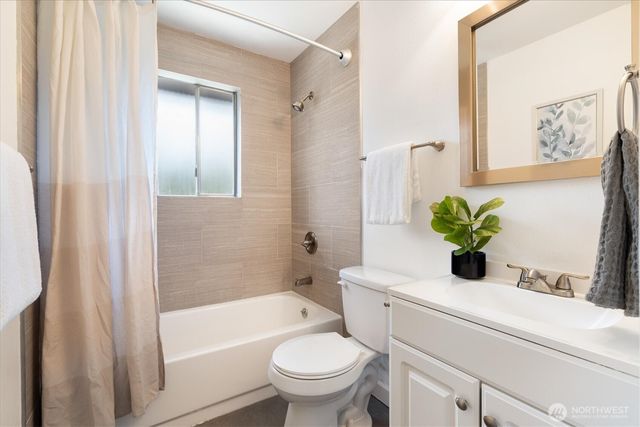 4829 S 166th Street, Seatac, WA 98188