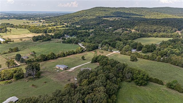 10781 Illinois Chapel Road, Prairie Grove, AR 72753