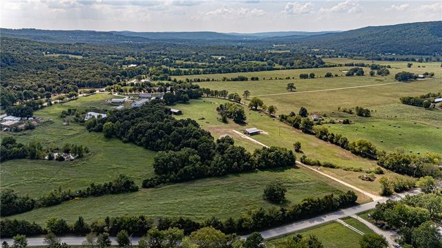 10781 Illinois Chapel Road, Prairie Grove, AR 72753