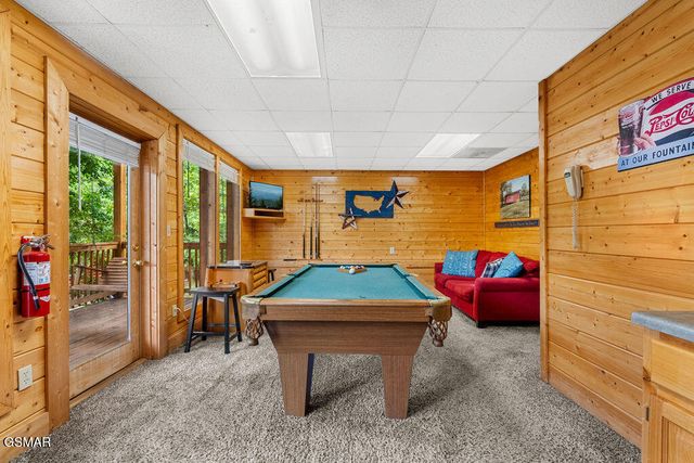 3229 White Falcon Way, Pigeon Forge, TN 37863