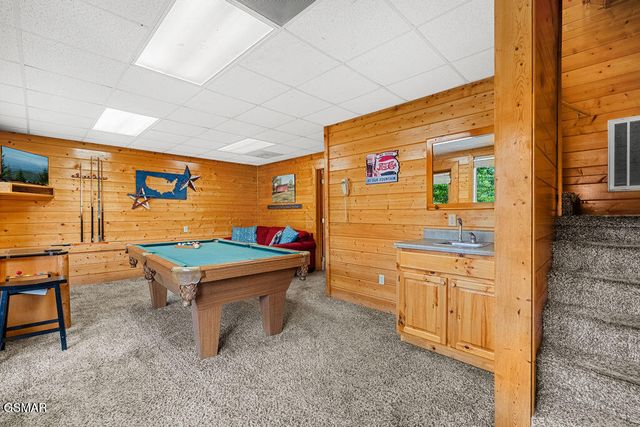 3229 White Falcon Way, Pigeon Forge, TN 37863