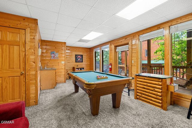 3229 White Falcon Way, Pigeon Forge, TN 37863