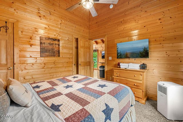 3229 White Falcon Way, Pigeon Forge, TN 37863