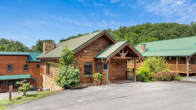 3229 White Falcon Way, Pigeon Forge, TN 37863