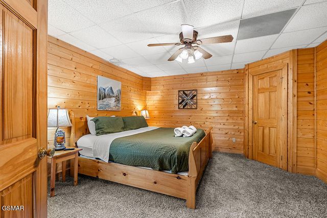 3229 White Falcon Way, Pigeon Forge, TN 37863